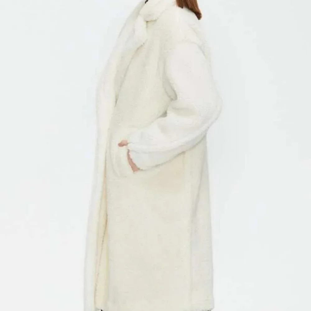 Cream Faux fur oversized button front pocket Teddy Coat - Picture 6 of 11